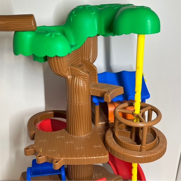 Vintage Caillou Treehouse Playset 2002 Rosie Clementine Action Figure Incomplete - Picture 4 of 15